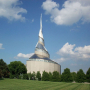 Hram Hristove zajednice u Misuriju. Mormonski hram podsjeća na spiralnu školjku nautilusa sa krovom od nerđajućeg čelika visine 91 metar.