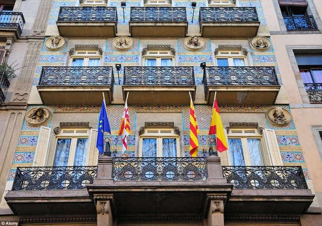 Intrigantna fasada Hotel Las Ramblasa u Barseloni
