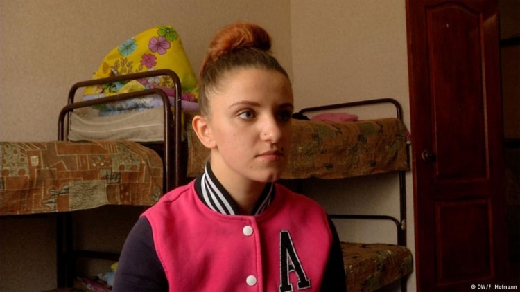 Kristina ima 18 godina i sama je pobjegla iz Donjecka. 