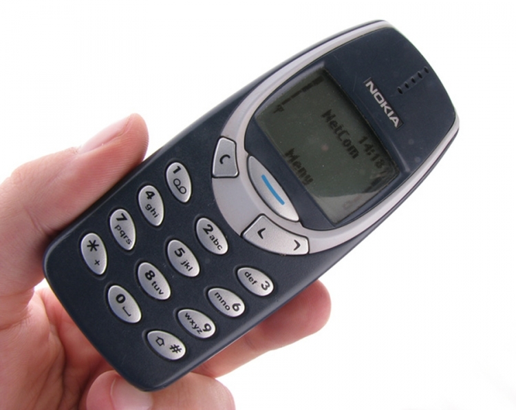 2000. godina - Nokia 3310 / Telefon koji je prodan u preko 120 miliona primjeraka, a kod nas je bio izuzetno popularan.