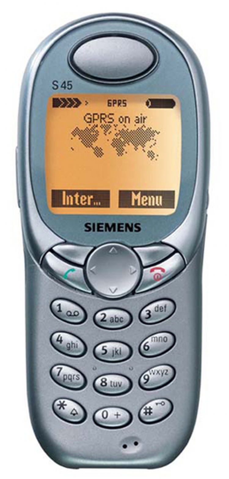 2001. godina - Siemens S45 / Prvi mobilni telefon sa GPRS-om, koji je imao 360kb memorije, što je u to vrijeme bilo poprilično puno.