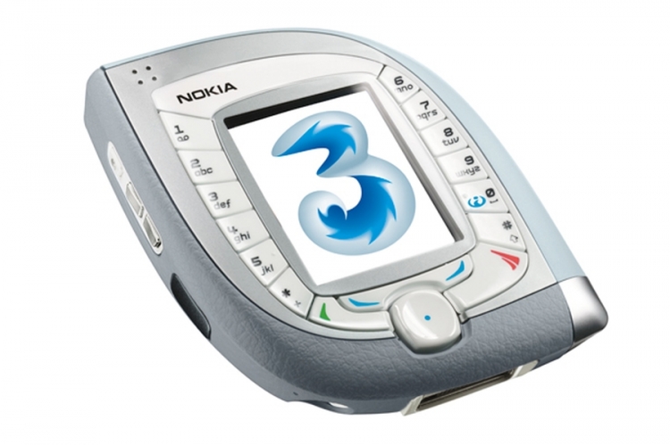 2003. godina - Nokia 7600 / Jedan od prvih 3g telefona koji je napravila Nokia, a još uvijek spada među manje i lakše telefone ovog proizvođača.