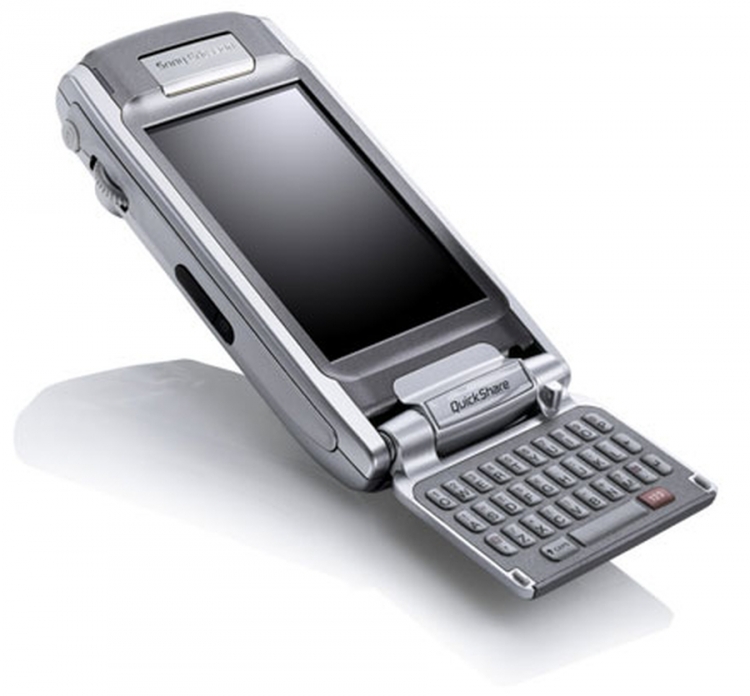 2004. godina - Sony Ericsson P910 / Telefon sa ekranom osjetljivim na dodir i wi-fi konekcijom.