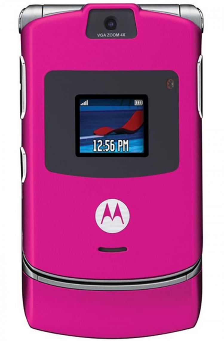 2004. godina - Motorola RAZR V3 Magenta / Telefon koji je bio modni krik te godine.