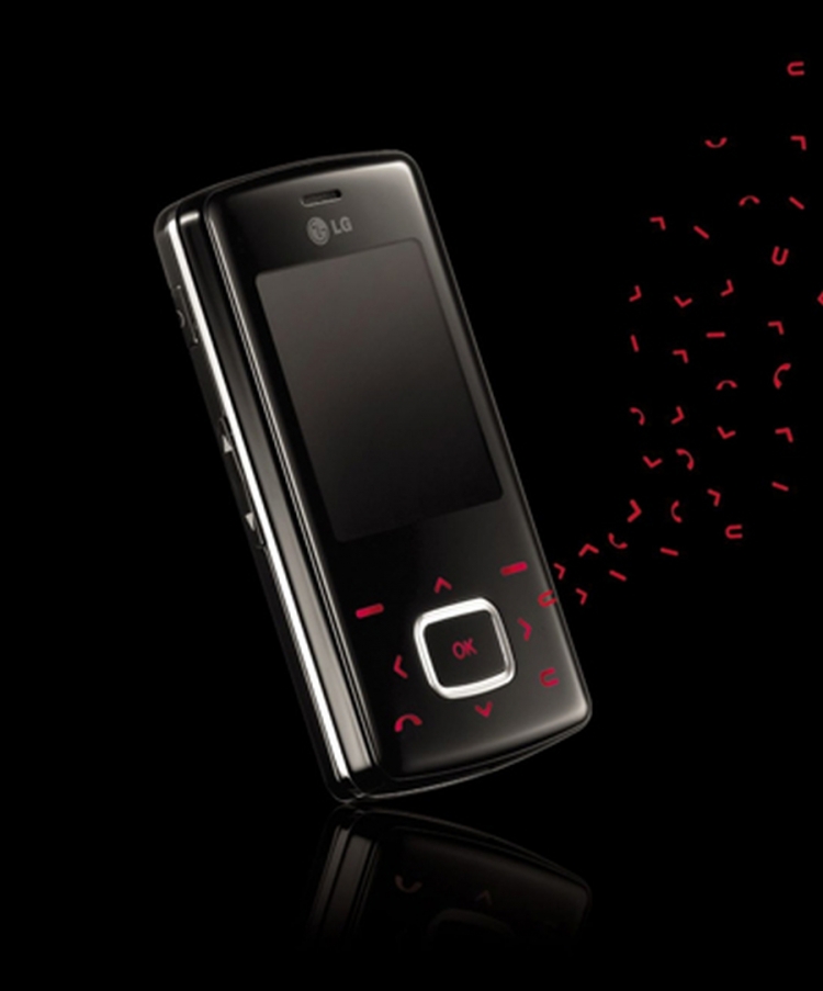 2006. godina - LG Chocolate KG800 / Prvi dizajnerski telefon koji je izašao u široku prodaju.