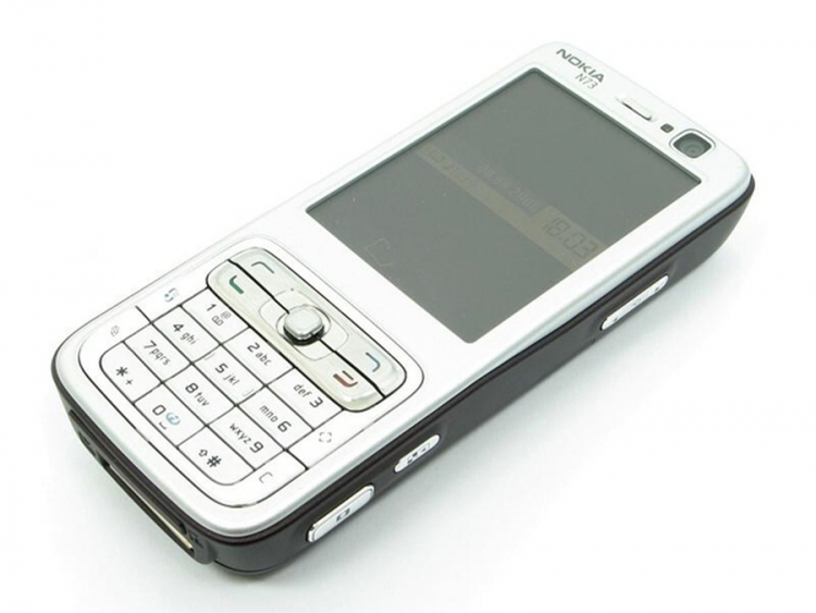 2006. godina - Nokia N73 / Jedan od najpopularnijih telefona sa Simbijan operativnim sistemom.