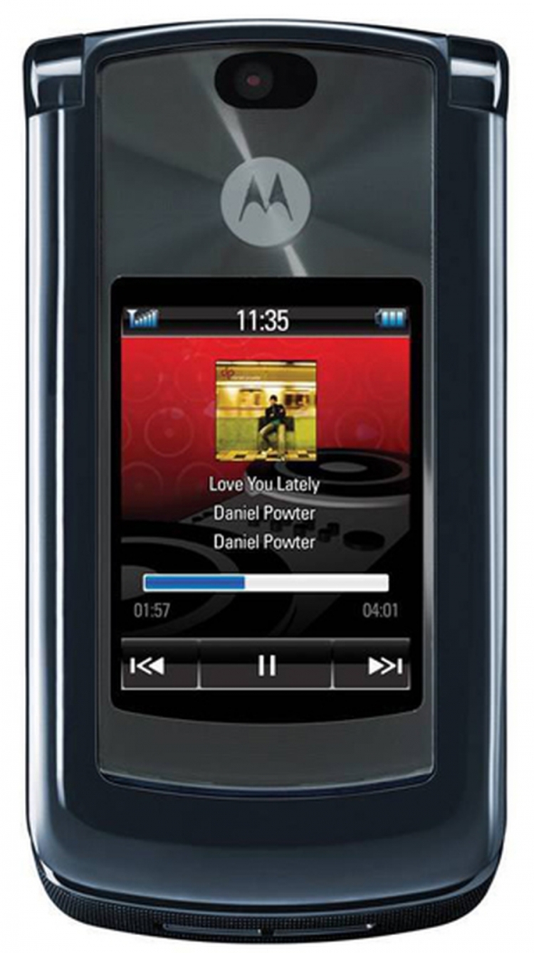 2007. godina - Motorola RAZR2 / Mobilni telefon sa Opera internet preglednikom.