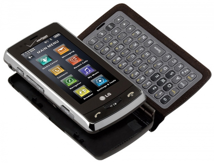 2009. godina - LG Versa / Telefon koji je dolazio sa eksternom tastaturom.