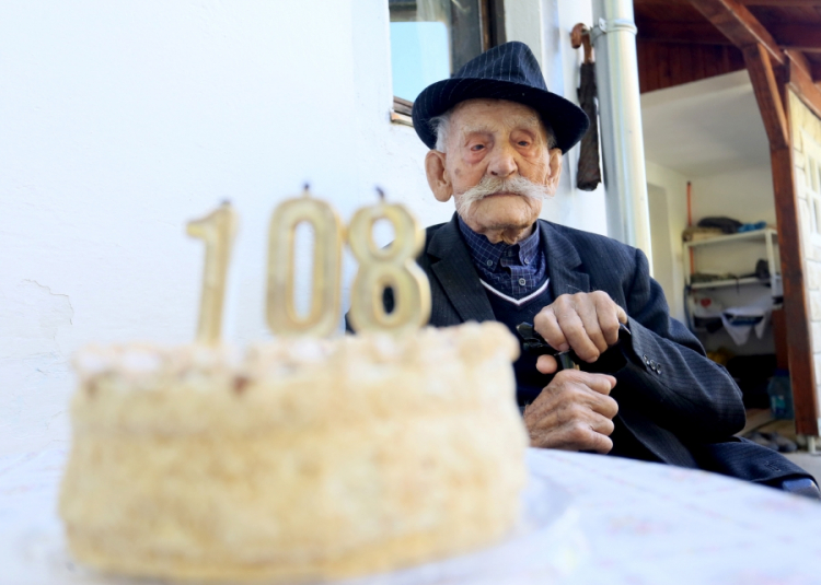 Najstariji stanovnik RS, Dragoljub Galić, proslavlja 108. rođendan