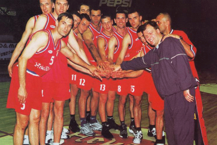 Ekipa Borac Nektara koja je harala košarkom BIH krajem 90-ih godina