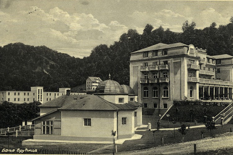 Paviljon, vila "Živković", stara banja i hotel "Zmajevac"
