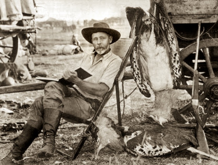 Čuveni britanski istraživač, oficir i profesionalni lovac Frederik Selous redovno je na safarije u Afriku nosio svoju omiljenu pušku sistema 