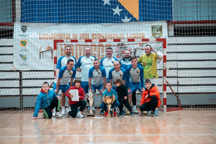 Ustupljena fotografija Ustupljena fotografija
